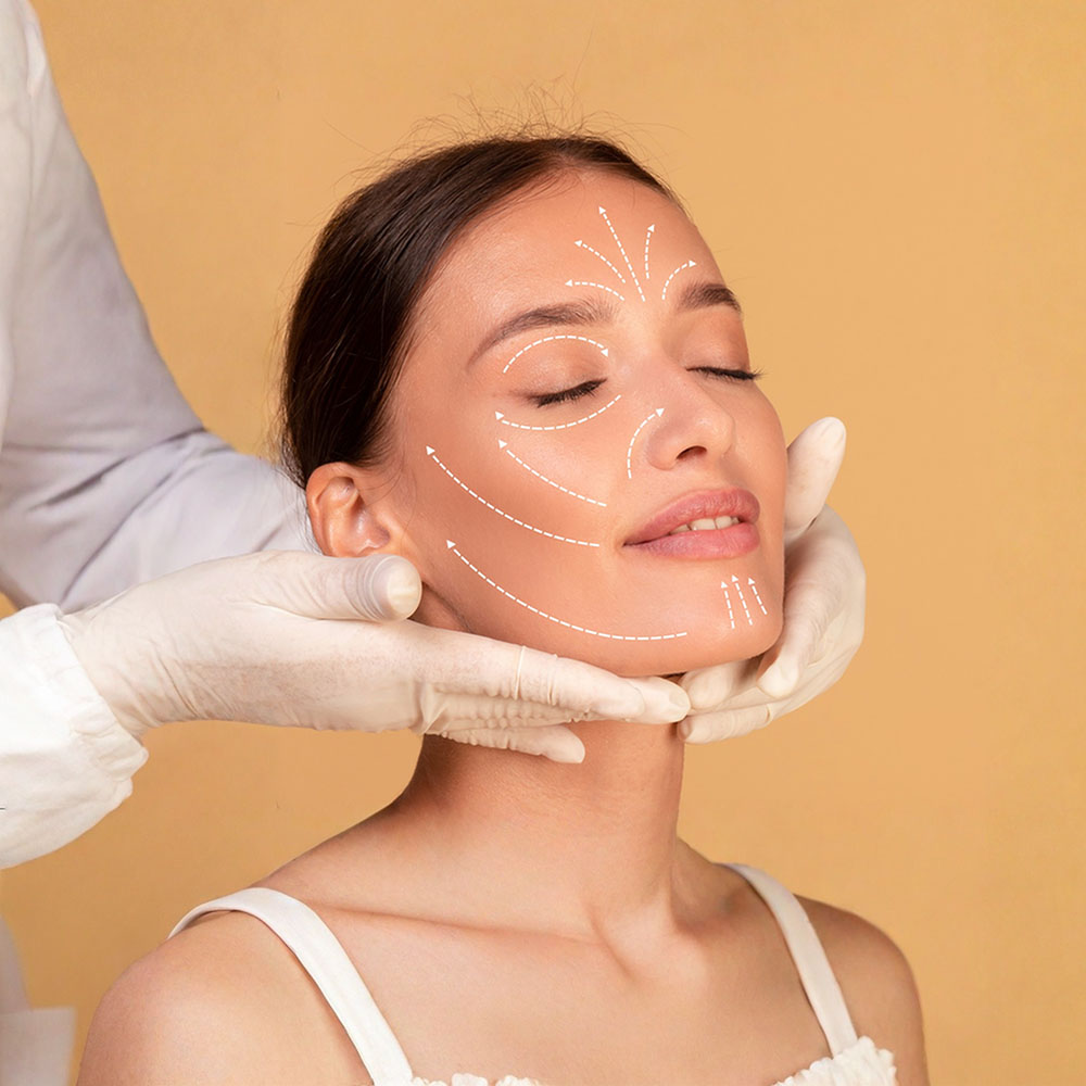 Anti-Aging-Gesichtsbehandlung mit modellierender Massage und Pflegecreme.